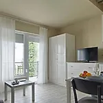 Apartment 101 *
