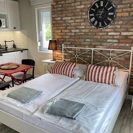 101 Apartman *